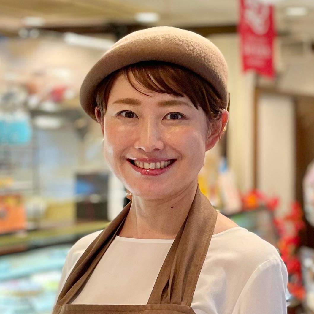 常に笑顔で、明るい未来を見せてくれました | お客様からのメッセージ | 株式会社西洋菓子処バイエルン 代表取締役 生田英子様 | 選ばれる理由 | 株式会社中尾経営